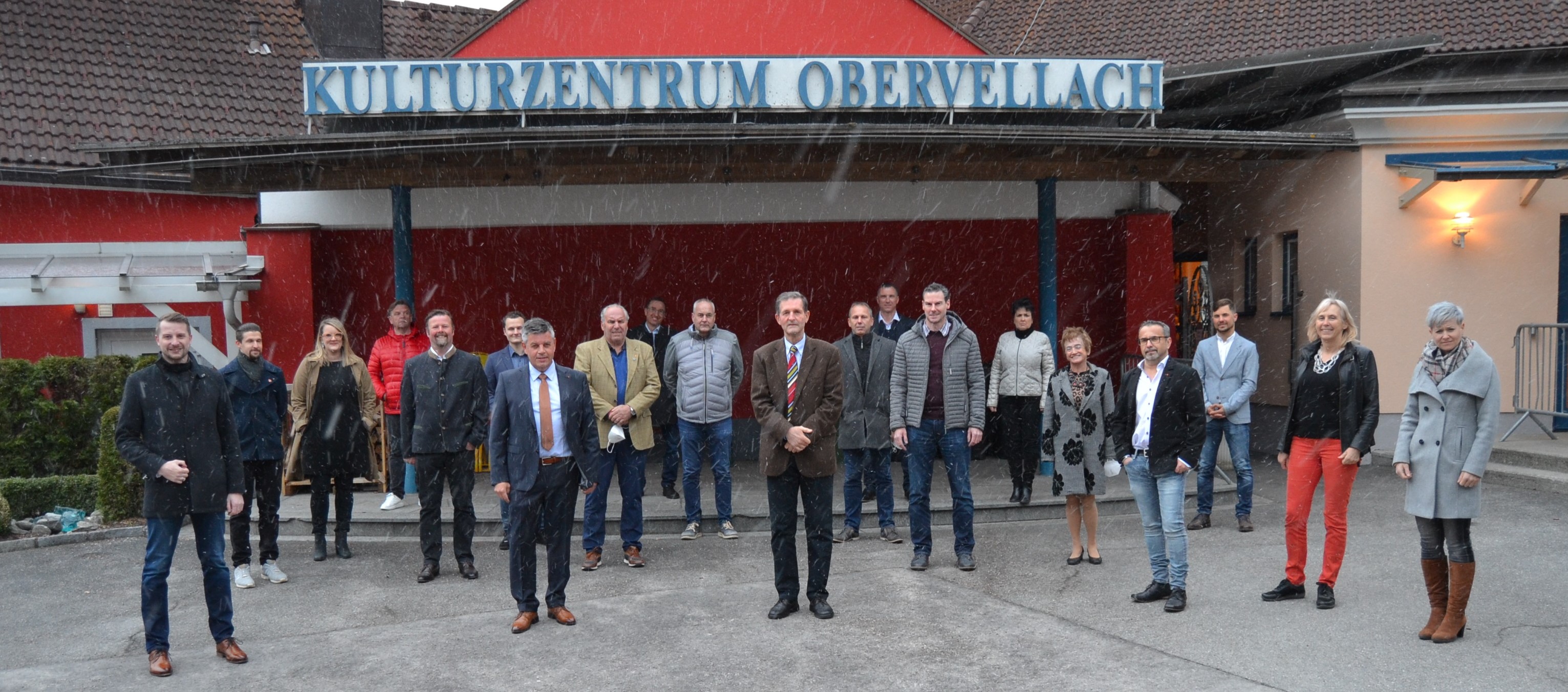 Der neue Obervellacher Gemeinderat mit Ersatzmitglieder und Bezirkshauptmann Herr Mag. Dr. Klaus Brandner. (April 2021)